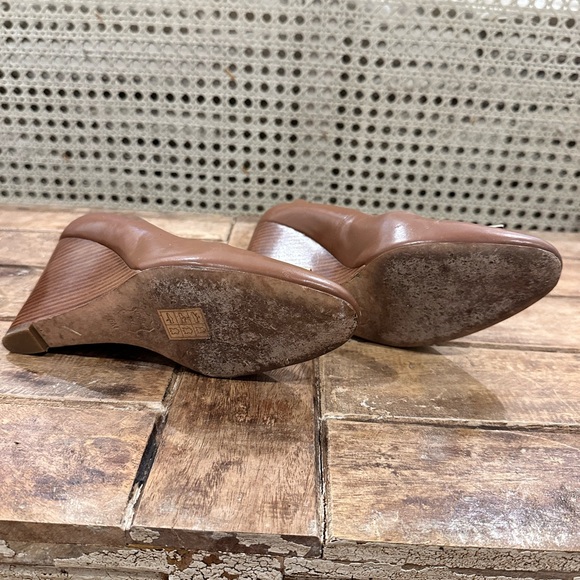 Tory Burch Raleigh Wedge Pumps - Picture 3 of 5